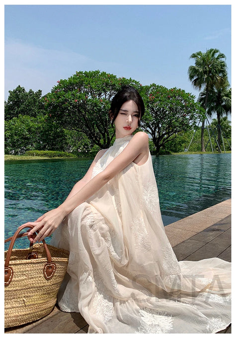 VenusFox Temperament Bohemian Seaside Resort Style Sexy Loose Hanging Neck Character Embroidery Sleeveless Midi Dress Women Summer