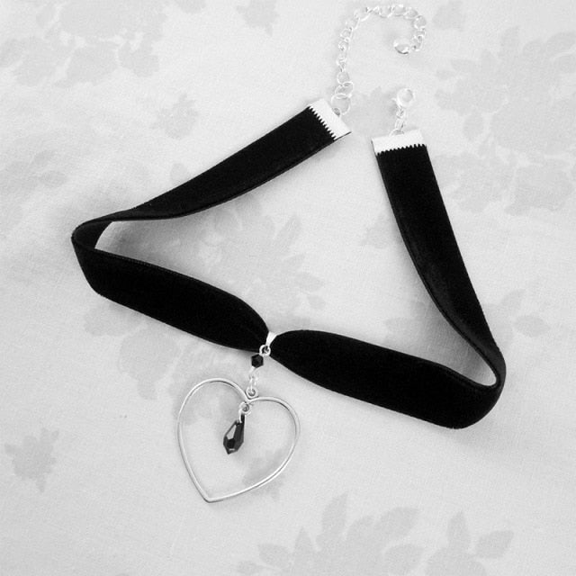 VenusFox Black Velvet Choker Necklace, Gothic Victorian Black Cameo